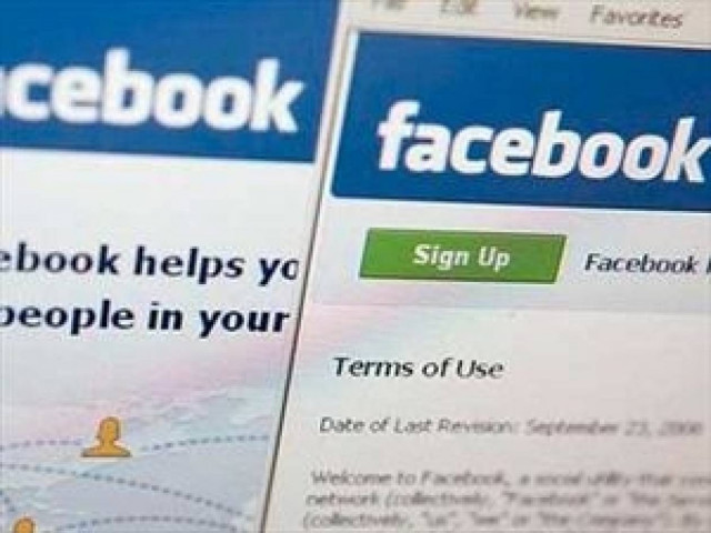 Υποψήφιος βουλευτής Hρακλείου με γυναικείο προφίλ στο facebook