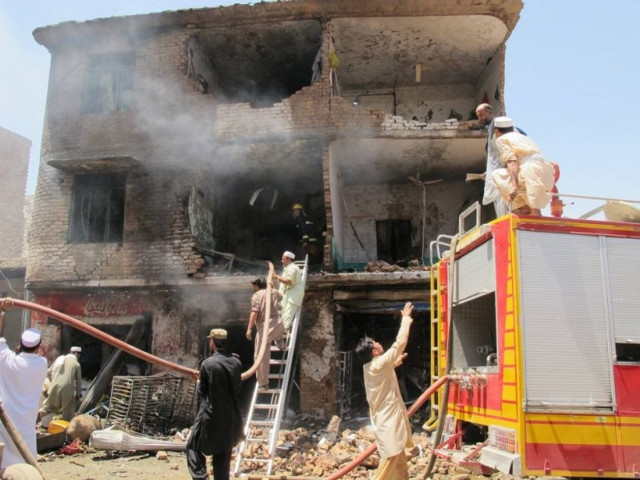 Πολύνεκρη βομβιστική επίθεση στο Πακιστάν