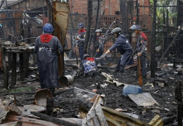 Δεκάδες νεκροί σε θρησκευτικές συγκρούσεις!