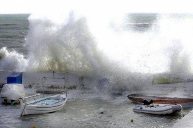 Δεμένα τα πλοία σε Πειραιά, Ραφήνα, Λαύριο