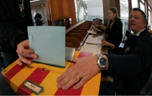 «Όχι» Ελβετών στα δημοψηφίσματα για τις διεθνείς συμφωνίες