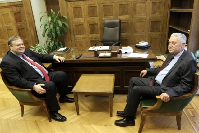 Τηλεφωνική επικοινωνία Βενιζέλου – Κουβέλη