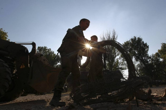 Έριξαν χειροβομβίδες σε ΝΑΤΟικό στρατόπεδο στο Κόσοβο