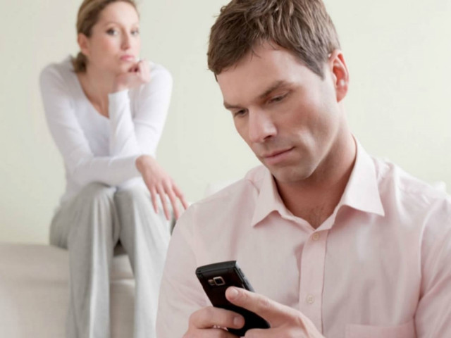 Και όμως: Tο 4% έχει χρησιμοποιήσει το iPhone κατά τη διάρκεια του sex