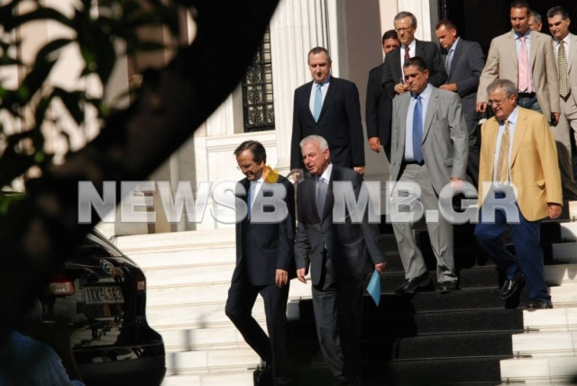 Η τελετή παράδοσης-παραλαβής (φωτο)