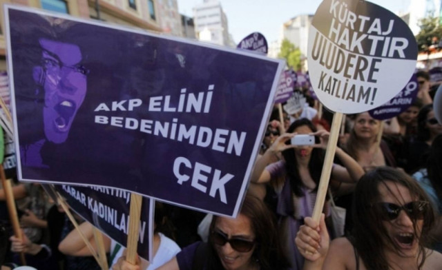 Υποχωρεί ο Ερντογάν στο θέμα των αμβλώσεων