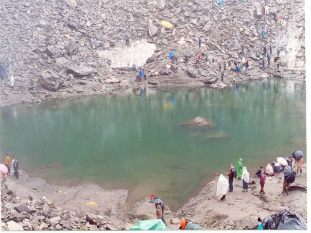 Η μυστηριώδης λίμνη με τους 600 σκελετούς!