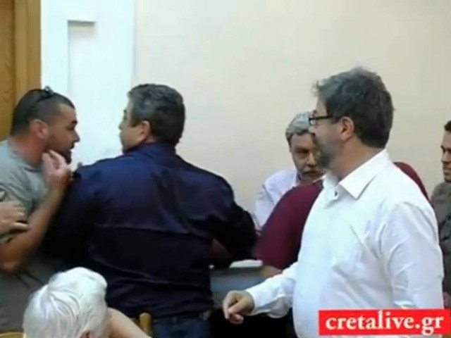 Κρήτη: Ήρθαν στα χέρια περιφερειακοί σύμβουλοι (vid)
