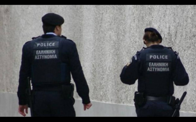 Την έσωσε η τέντα