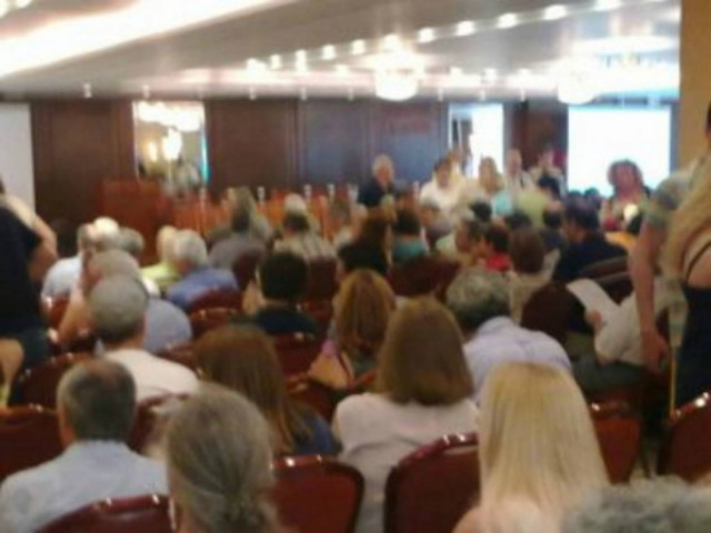 Επεισόδια με έναν δημοσιογράφο τραυματία στον ΕΔΟΕΑΠ