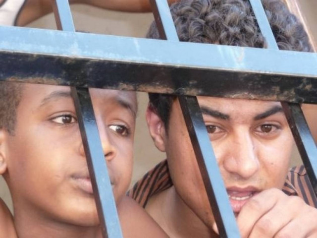 Αθλιες οι συνθήκες για τους ανήλικους πρόσφυγες στον 'Εβρο