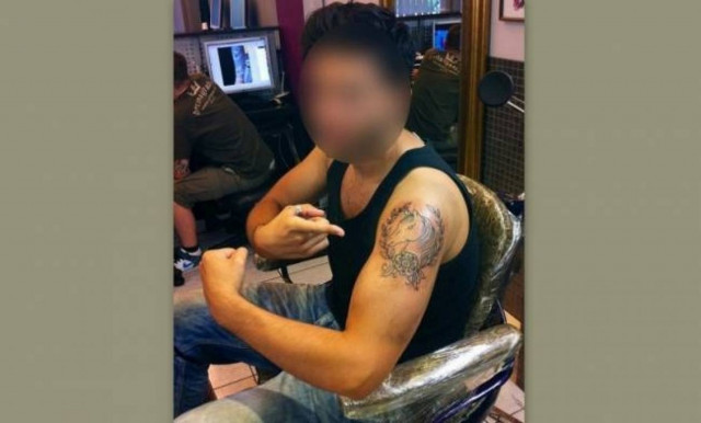 Ένα άλογο στο μπράτσο του…