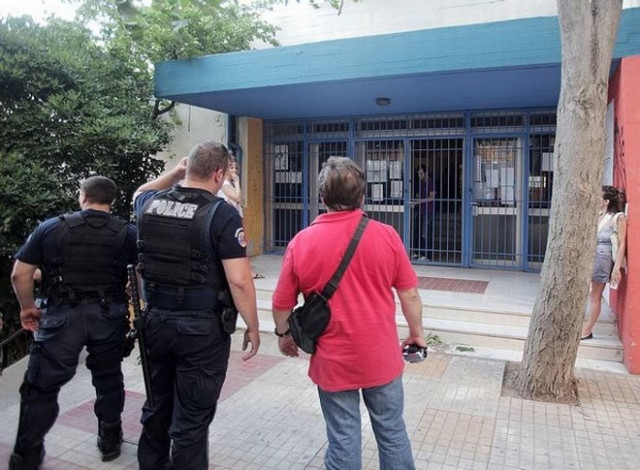 Κανονικά διεξάγεται η ψηφοφορία στα Εξάρχεια