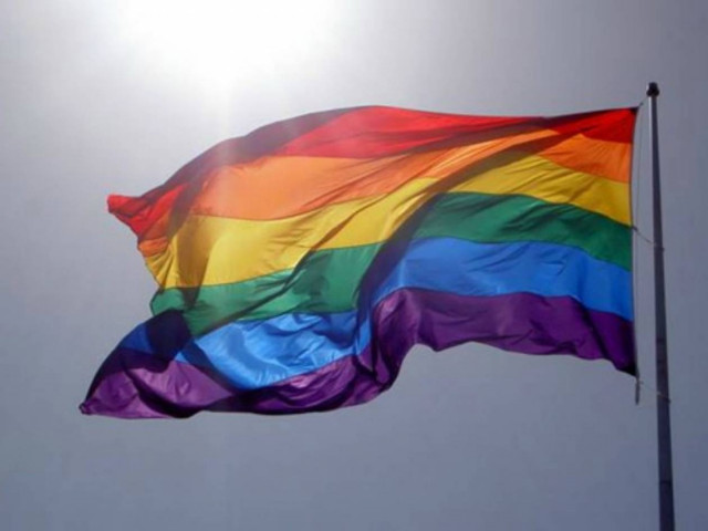 Τι θα συμβεί αν πληκτρολογήσεις gay στο Google;