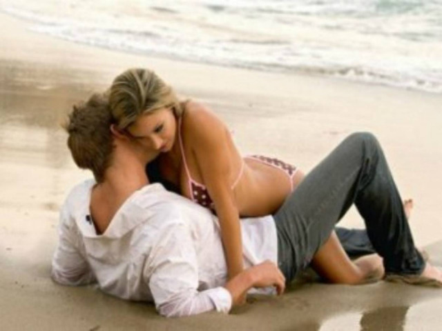 Έχεις καεί από τον ήλιο; Στάσεις για... ανώδυνο σεξ!