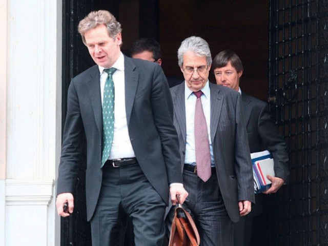 Η τρόικα λέει «όχι» σε αναδιαπραγμάτευση