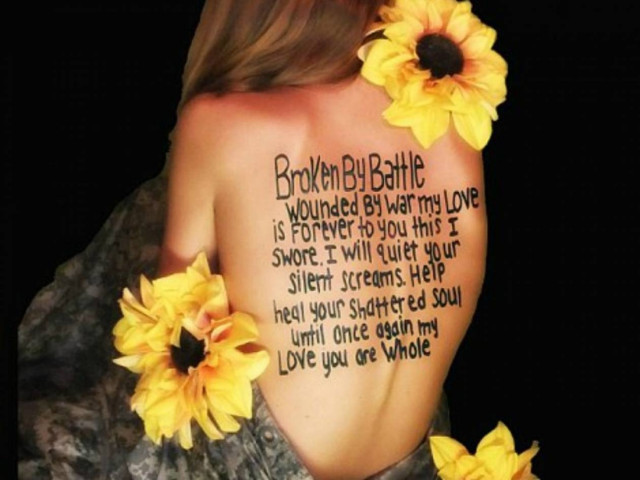 Γυναίκες στρατιωτών ημίγυμνες για καλό σκοπό (pics)