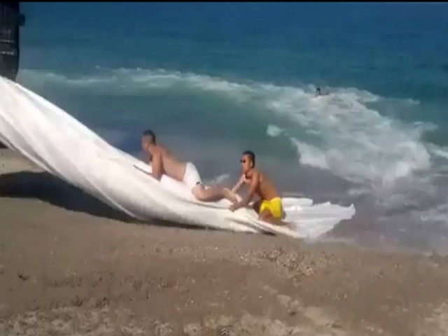 Βίντεο: Το πιο... παρανοϊκό παιχνίδι παραλίας! (pic)