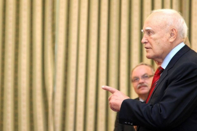 Πυρετώδεις συσκέψεις στο Προεδρικό ενόψει Συνόδου