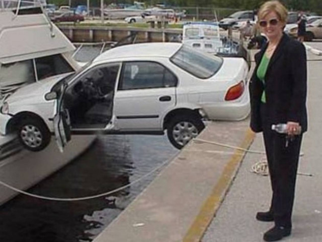 Όταν οι γυναίκες πιάνουν το τιμόνι... (pics)