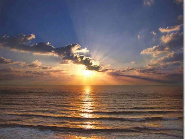 Γυναίκα ισχυρίζεται ότι της ανήκει ο… ήλιος και ζητά φόρους!