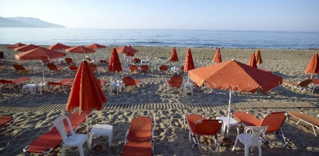 Χανιά: Κανόνες στους επιχειρηματίες των πλάζ!