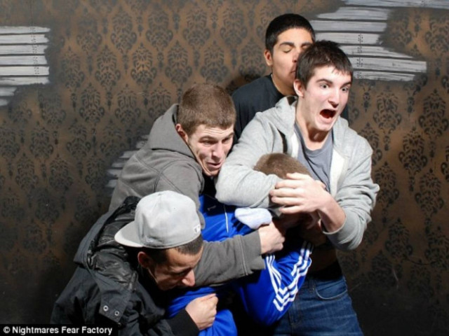 Ξεκαρδιστικές αντιδράσεις σε σπίτι του τρόμου! (vid)