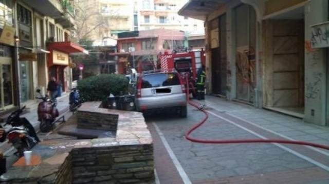 Φωτιά σε χρωματοπωλείο της Πειραιώς