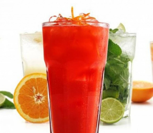 Τα ποτά και τα ξενύχτια της καλοκαιρινής δίαιτας