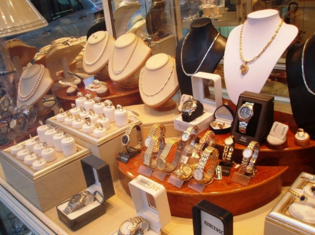 «Σήκωσαν» κοσμηματοπωλείο μέσα σε ξενοδοχείο