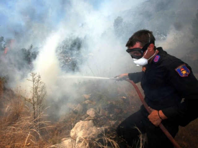 Yπό μερικό έλεγχο η πυρκαγιά στη Μάνη