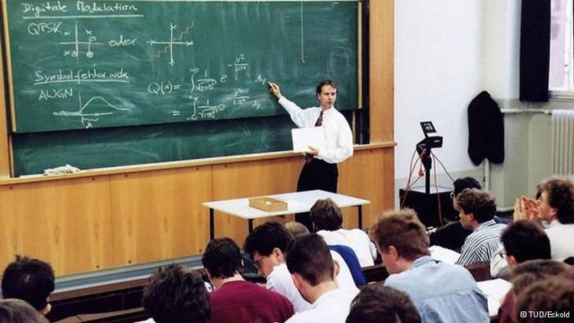 Πανεπιστημιακά μαθήματα με «υπότιτλους» για αλλοδαπούς!