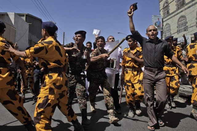 Υεμένη: Αστυνομικοί διέλυσαν βίαια διαδήλωση ανέργων