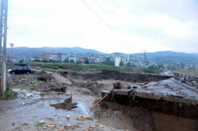 Νεκροί από πλημμύρες στην Τουρκία