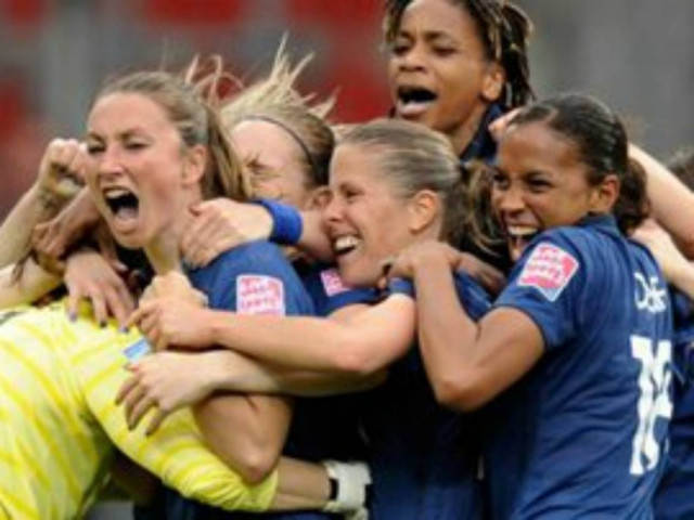 Όταν το ποδόσφαιρο γίνεται γυναικεία υπόθεση (pics)