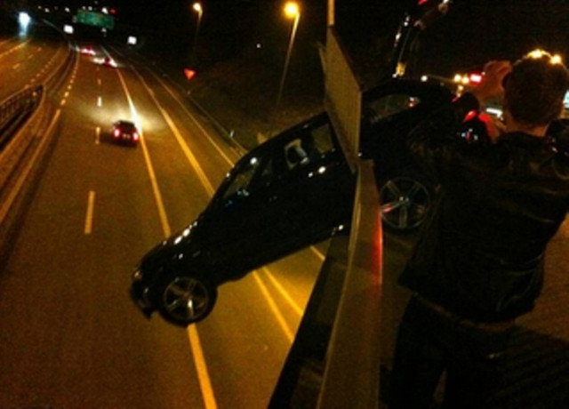 Ακροβάτης-οδηγός βγήκε σώος από τροχαίο