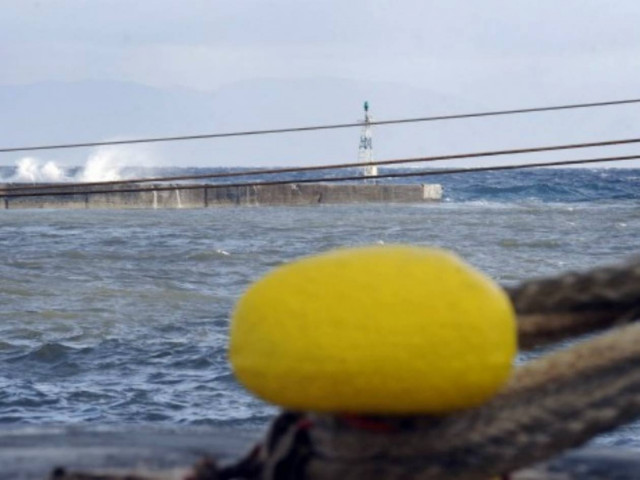 Μηχανική βλάβη σε πλοίο - Επέστρεψε στο λιμάνι