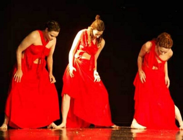 Ιερά Οδός προς Άρρητη Κόρη: Έκθεση στον πολυχώρο Red Dot