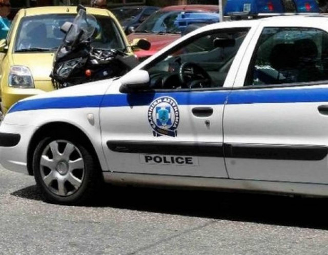 Εξαρθρώθηκε σπείρα που εξαπατούσε επιχειρηματίες.