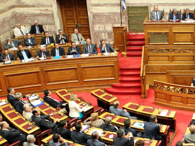 Τα μεσάνυχτα η ψήφος εμπιστοσύνης στην κυβέρνηση