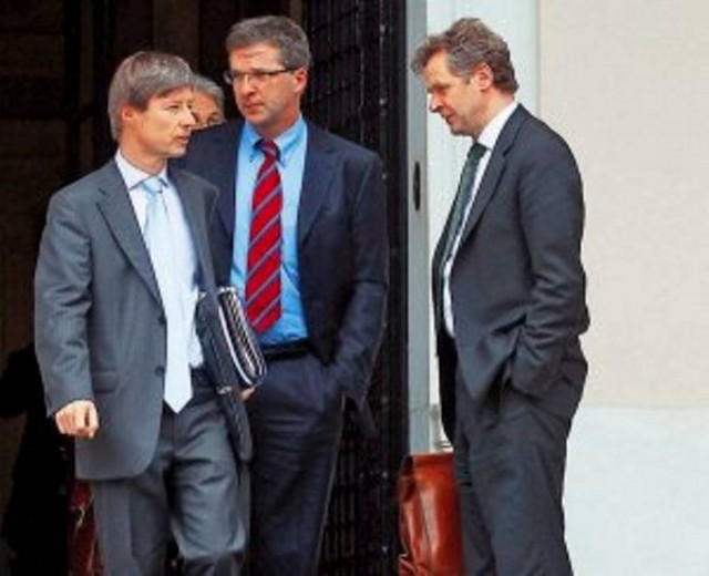 Επιφυλακτική η Τρόικα στις προτάσεις Στουρνάρα για το ΤΑΙΠΕΔ