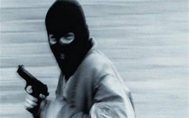 Χτυπούσε και λήστευε πεζούς στην Ν.Σμύρνη