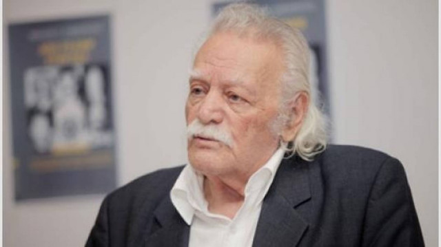 Γλέζος σε Χρυσή Αυγή:  Θα ήθελα να ξέρω τι θα κάνετε....