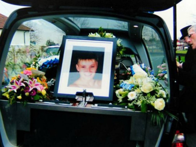 Σοκαριστικό: Τα εμφυτεύματα στήθους της στοίχισαν τη ζωή