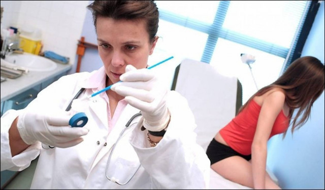 Ο εμβολιασμός και το τεστ Παπ σώζουν από τον καρκίνο