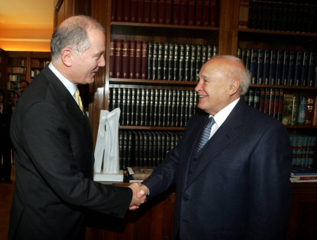 Συνάντηση Παπούλια – Προβόπουλου στις 13:00