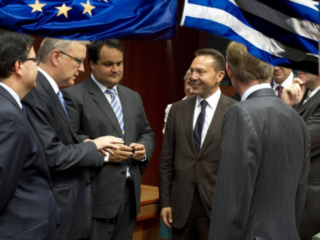 Eurogroup: Εφαρμόστε το Μνημόνιο και βλέπουμε