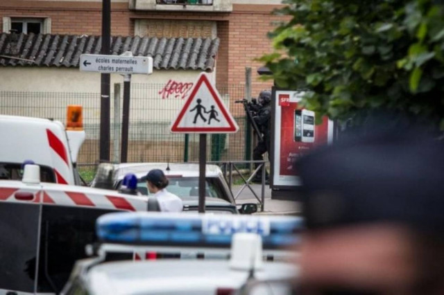 Απελευθερώθηκε ο όμηρος – Διαπραγματεύσεις με το δράστη