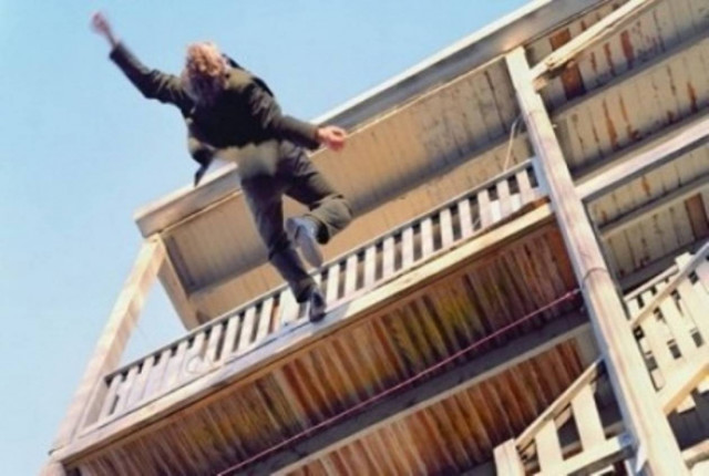 Βουτιά θανάτου 28χρονου Γάλλου στο κέντρο της Αθήνας