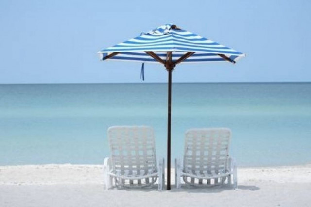 Δέκα  πράγματα που δεν πρέπει να κάνετε στην παραλία!